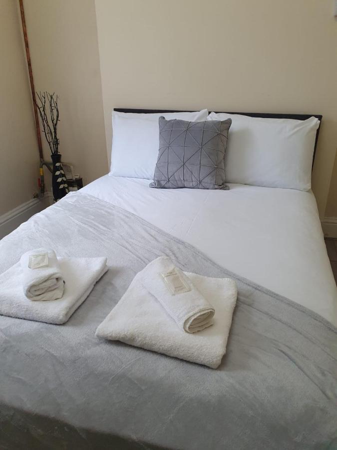 House In The Heart Of Valleys Apartment Ebbw Vale Ngoại thất bức ảnh