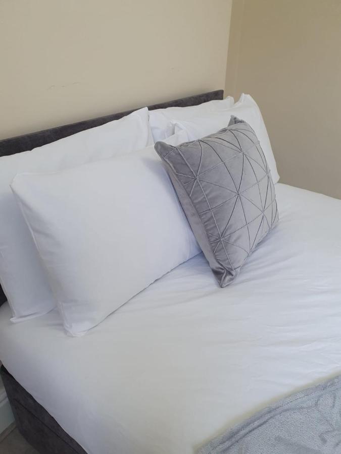 House In The Heart Of Valleys Apartment Ebbw Vale Ngoại thất bức ảnh