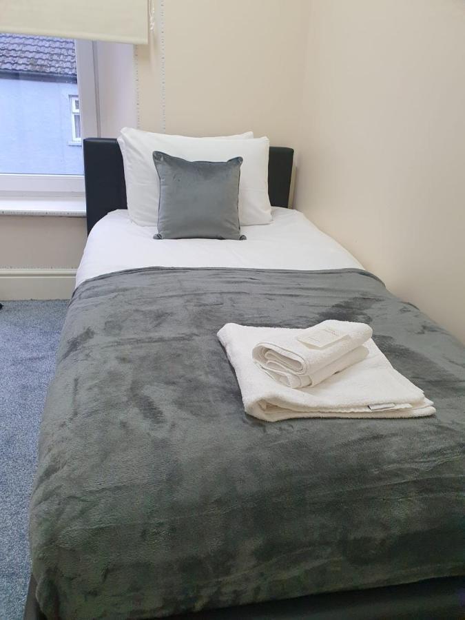 House In The Heart Of Valleys Apartment Ebbw Vale Ngoại thất bức ảnh
